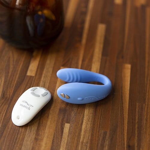 Dame Eva Couples Vibrator [Does It REALLY Stay In?]